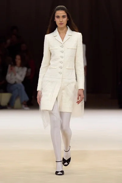 Look 3